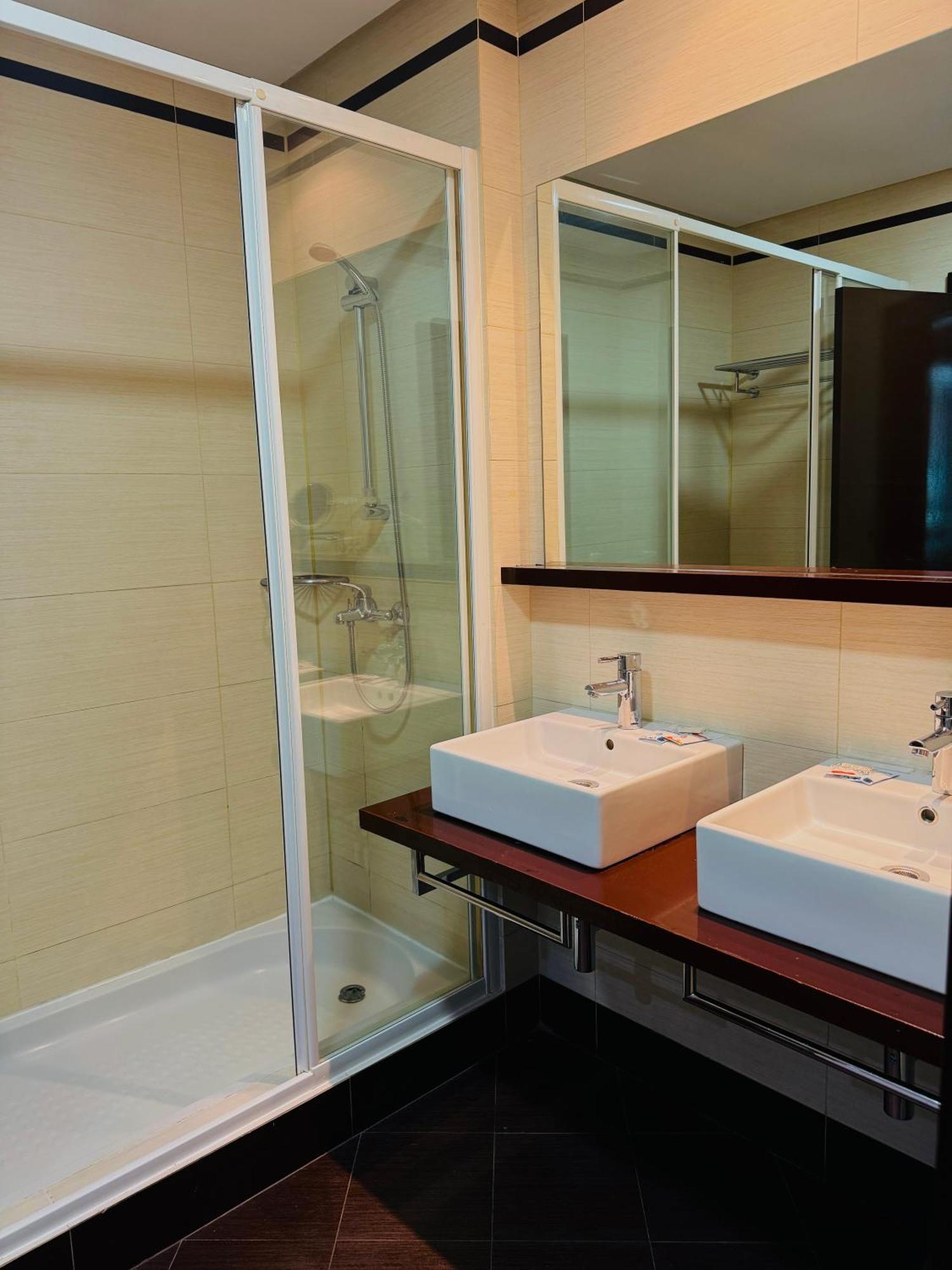 La Cantuena Hotel Parla Ngoại thất bức ảnh